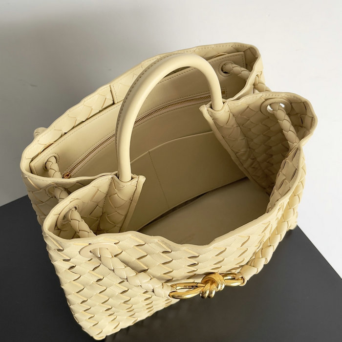 Bottega Veneta Medium Andiamo Tote Bag Beige B743572