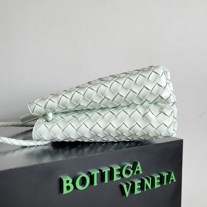 Bottega Veneta Medium Andiamo Tote Bag Light Blue B743572