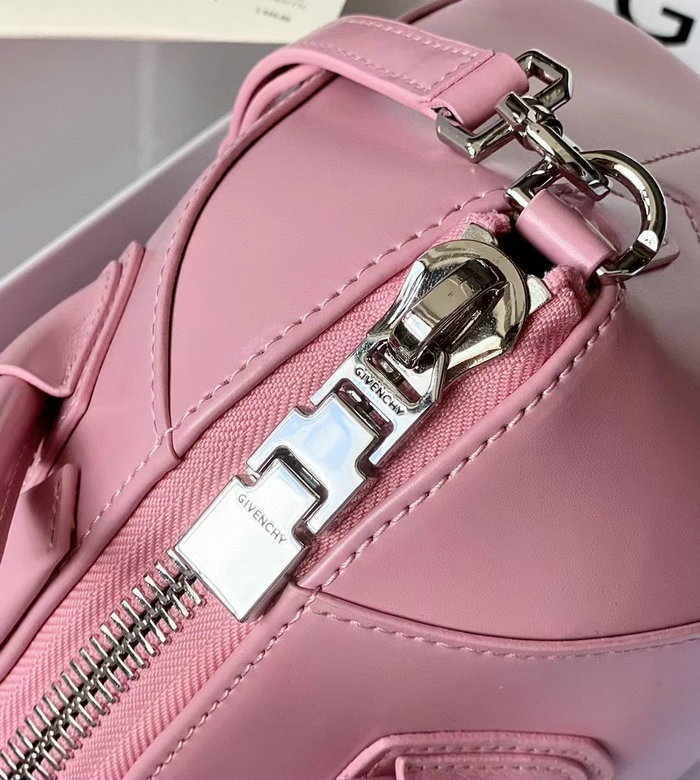 Givenchy Antigona small leather bag Pink G9981