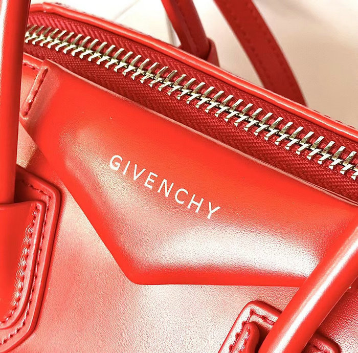 Givenchy Antigona small leather bag Red G9981