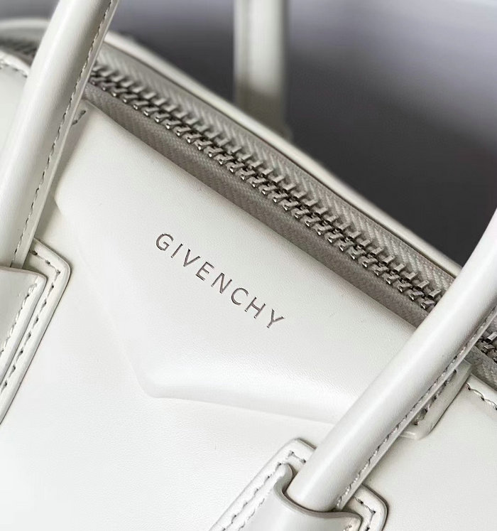 Givenchy Antigona small leather bag White G9981