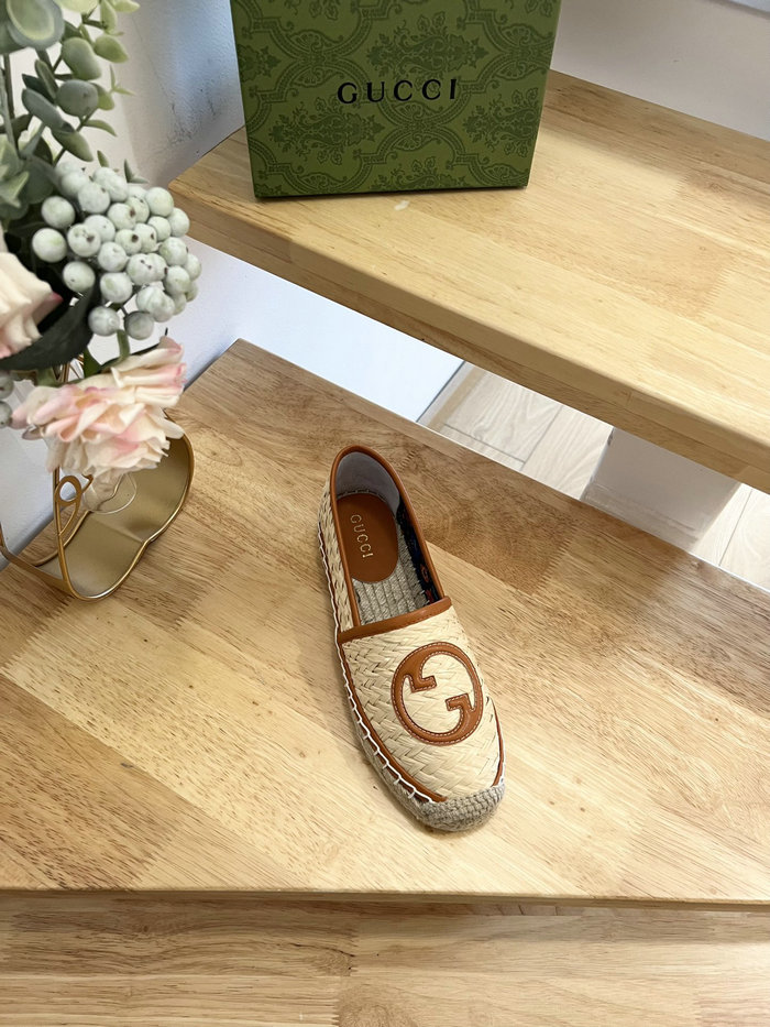 Gucci Flat Pumps Beige SNG070401