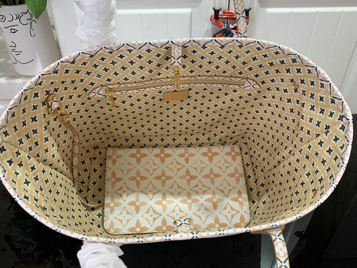 Louis Vuitton Neverfull MM Beige M22978