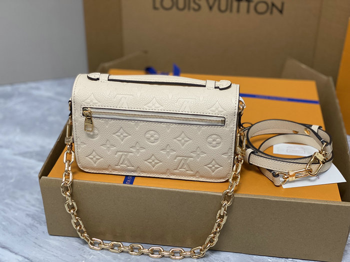 Louis Vuitton Pochette Metis East West Cream M22942