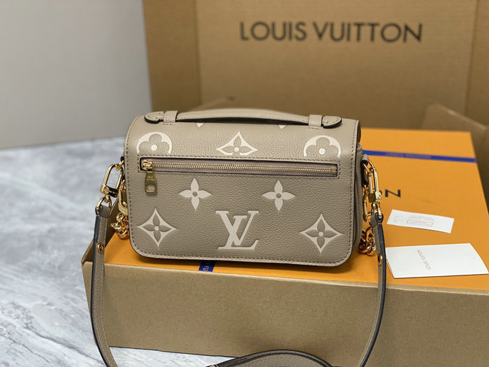 Louis Vuitton Pochette Metis East West M23081