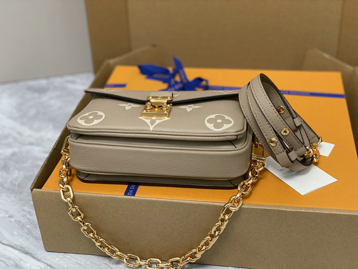 Louis Vuitton Pochette Metis East West M23081