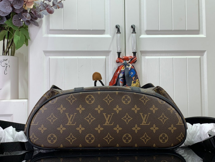 Louis Vuitton Christopher MM M43735