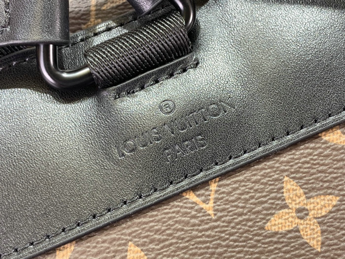 Louis Vuitton Christopher PM M46699