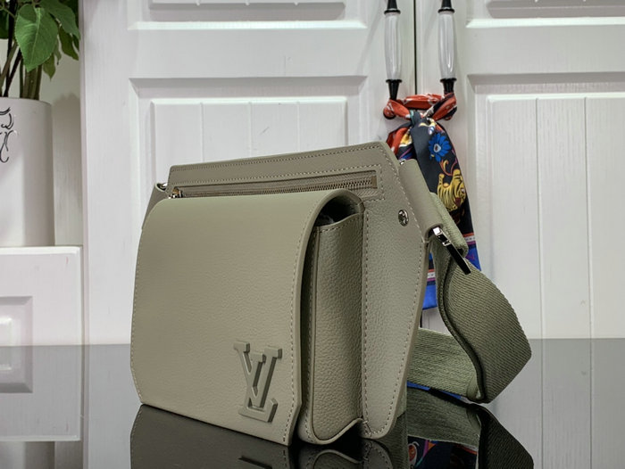 Louis Vuitton Slingbag Sage M57081