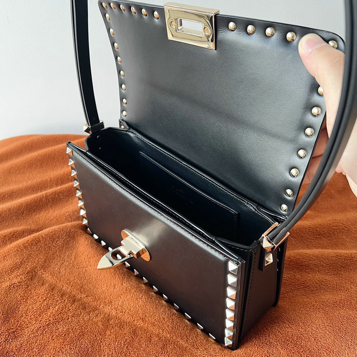 Valentino Garavani Rockstud23 Shoulder Bag Black V0311