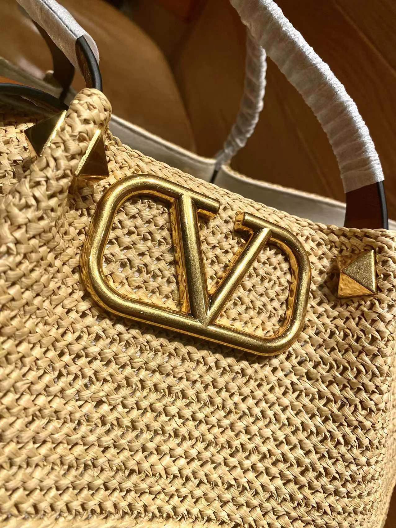 Valentino Garavani Medium VLOGO Raffia Tote Bag Beige V0099L