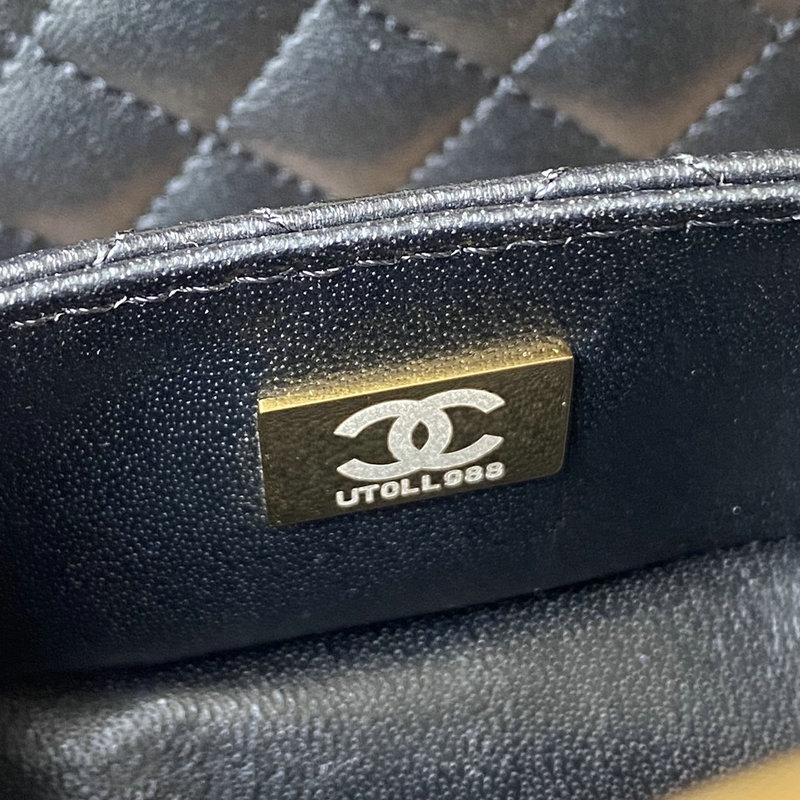 Chanel Small Vanity Case AS2928