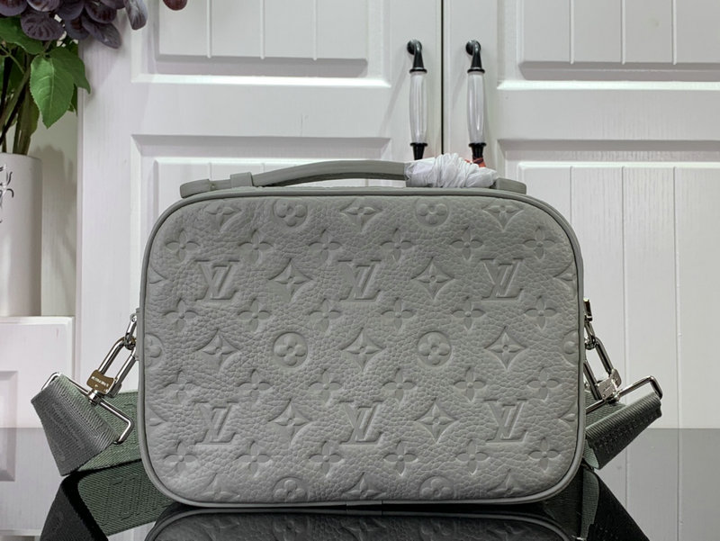 Louis Vuitton S-Lock Messenger M23152