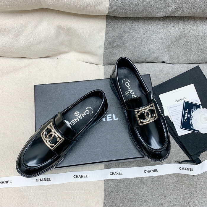 Chanel Leather Loafers SNC080602