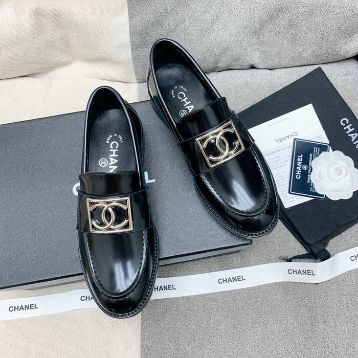 Chanel Leather Loafers SNC080602