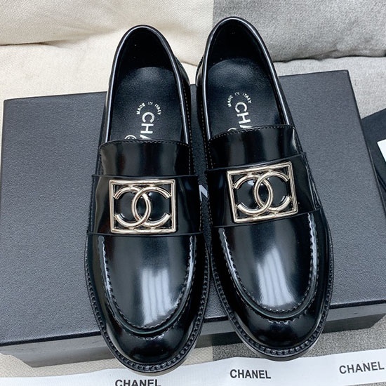 Chanel Leather Loafers SNC080602