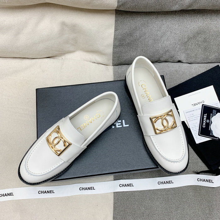 Chanel Leather Loafers SNC080603