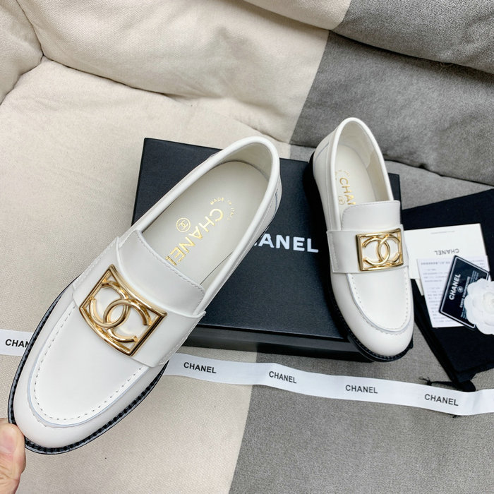 Chanel Leather Loafers SNC080603