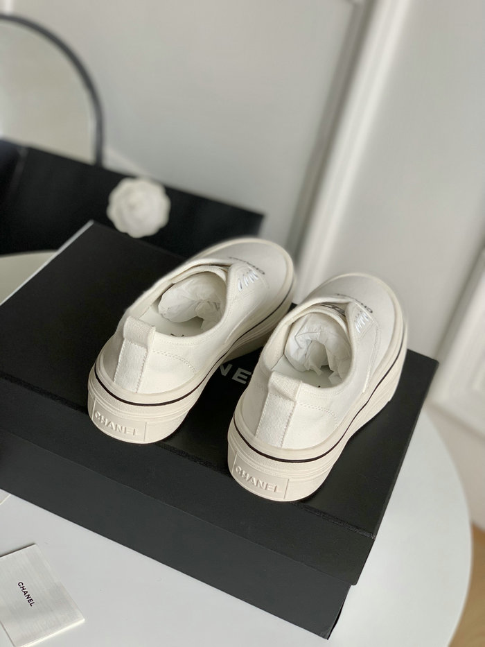 Chanel Sneakers SDC080901