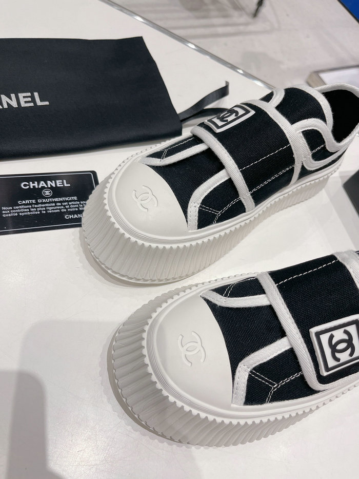 Chanel Sneakers SDC080903