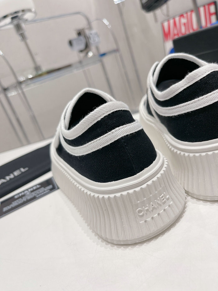 Chanel Sneakers SDC080903