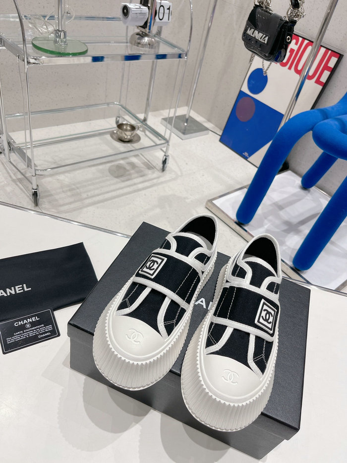 Chanel Sneakers SDC080903