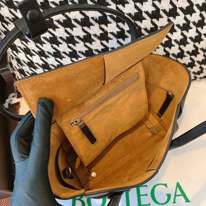 Bottega Veneta Mini Arco 29 bag Black GP1007