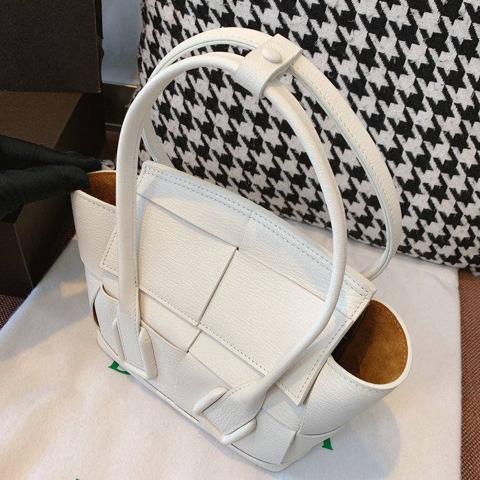 Bottega Veneta Mini Arco 29 bag White GP1007