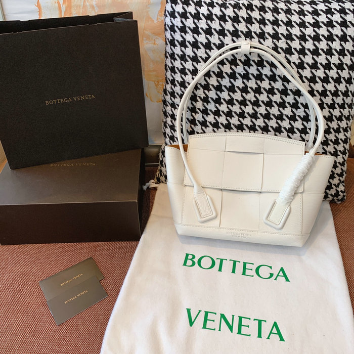 Bottega Veneta Small Arco 33 bag White B1007