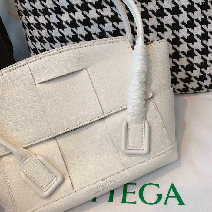 Bottega Veneta Small Arco 33 bag White B1007