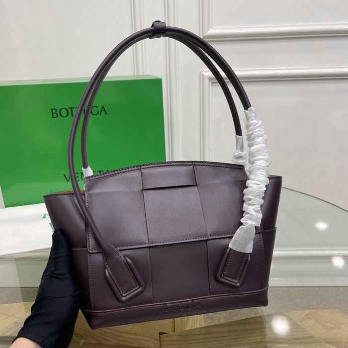 Bottega Veneta Small Arco 33 bag in Smooth leather Dark Burgundy B1007