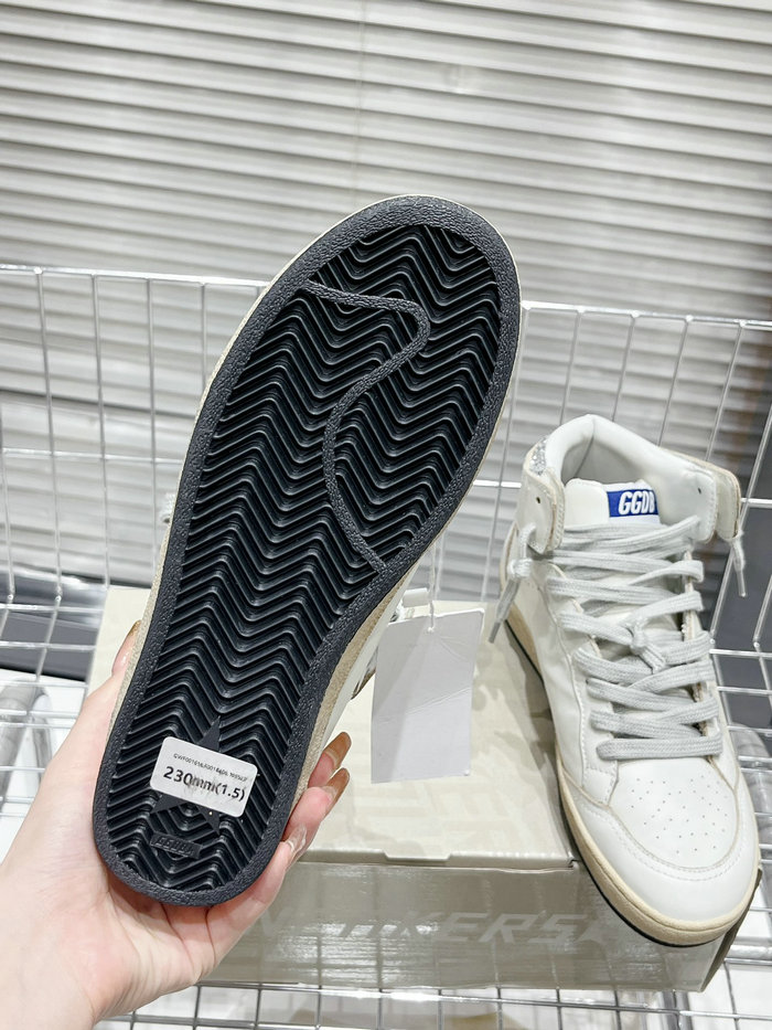 Golden Goose Calfskin Sneaker SNG082618