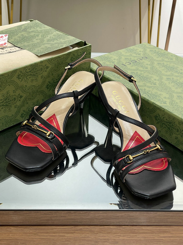 Gucci Sandals SNG082601