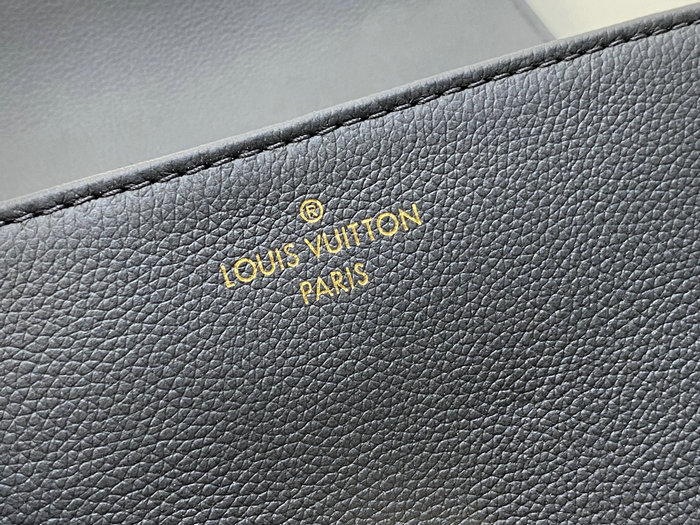 Louis Vuitton Oxford Black M22735