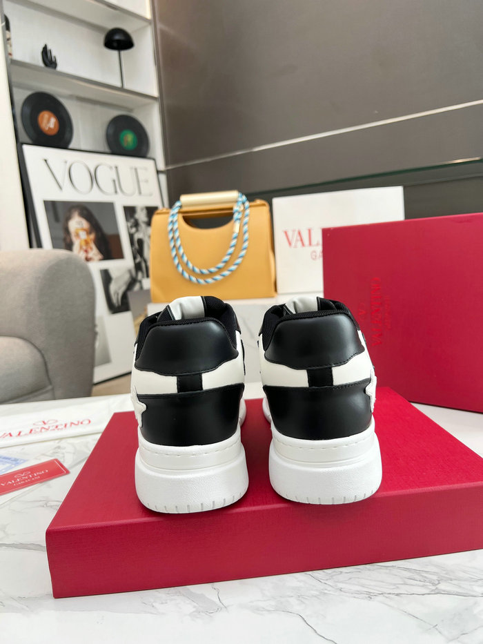 Valentino Sneakers SNV082308