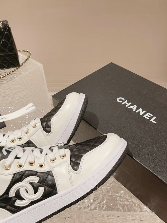 Chanel Sneakers SNC090809