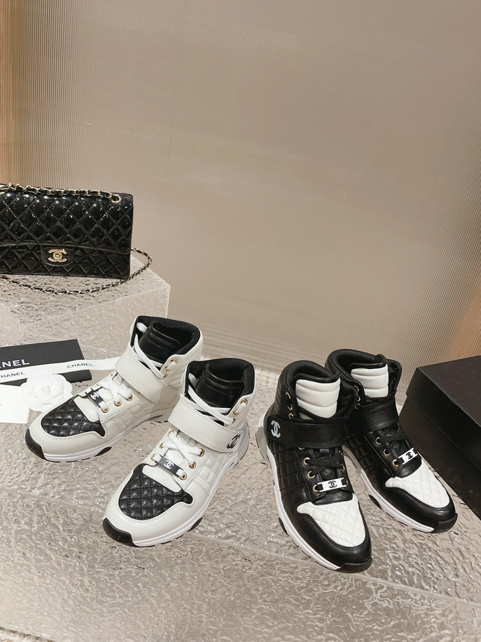 Chanel Sneakers SNC090810