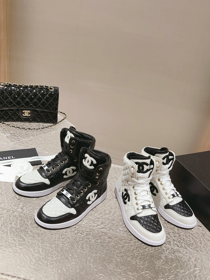 Chanel Sneakers SNC090811