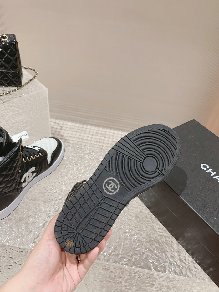 Chanel Sneakers SNC090811