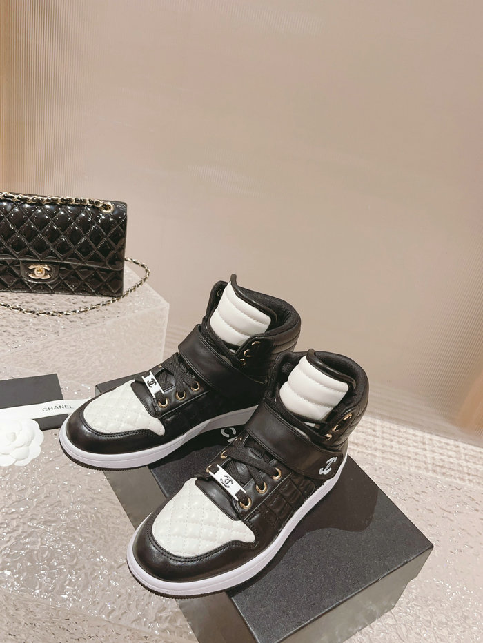 Chanel Sneakers SNC090812