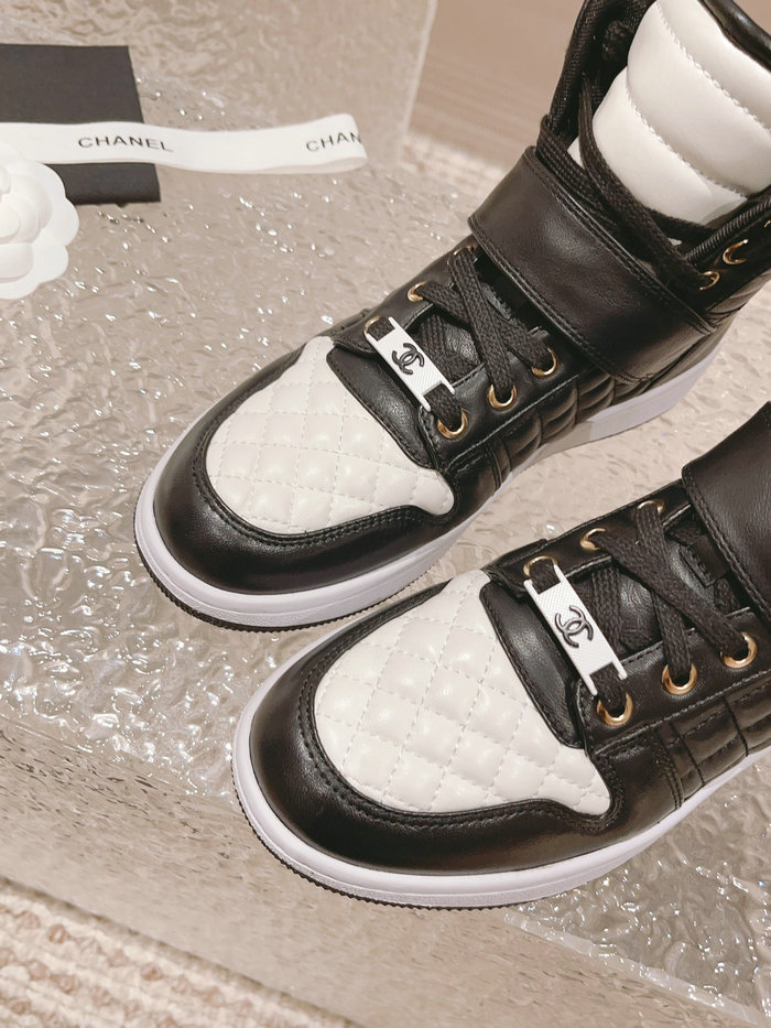 Chanel Sneakers SNC090812