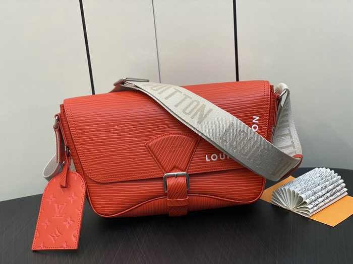 Louis Vuitton Montsouris Messenger Red M23097