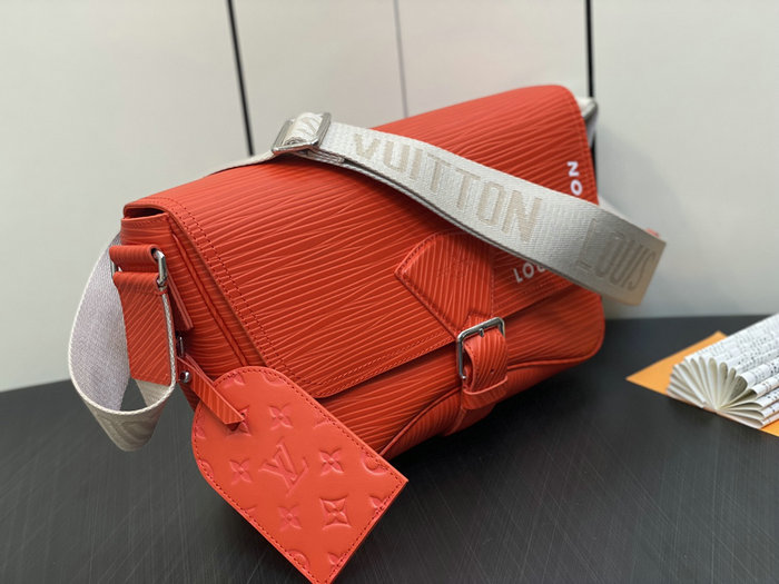 Louis Vuitton Montsouris Messenger Red M23097