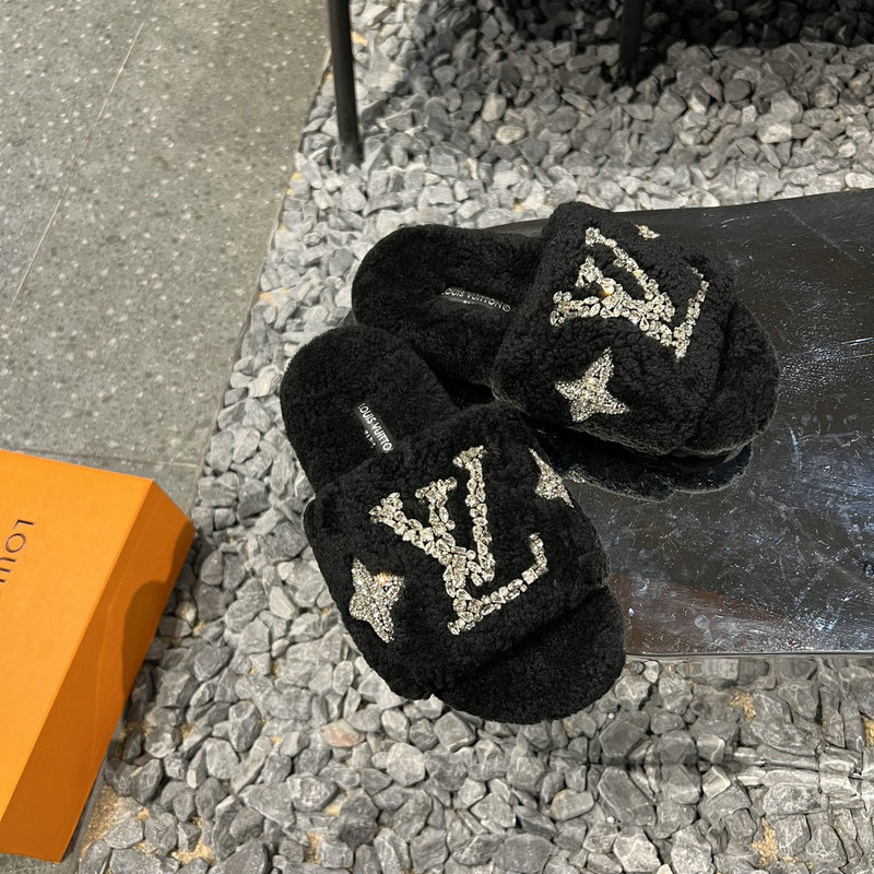 Louis Vuitton Wool Slides SJL091303