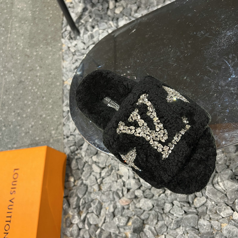 Louis Vuitton Wool Slides SJL091303