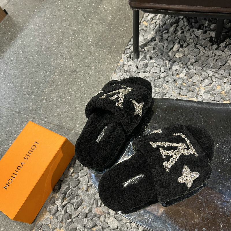 Louis Vuitton Wool Slides SJL091303