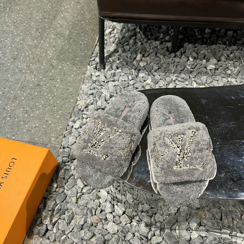 Louis Vuitton Wool Slides SJL091304