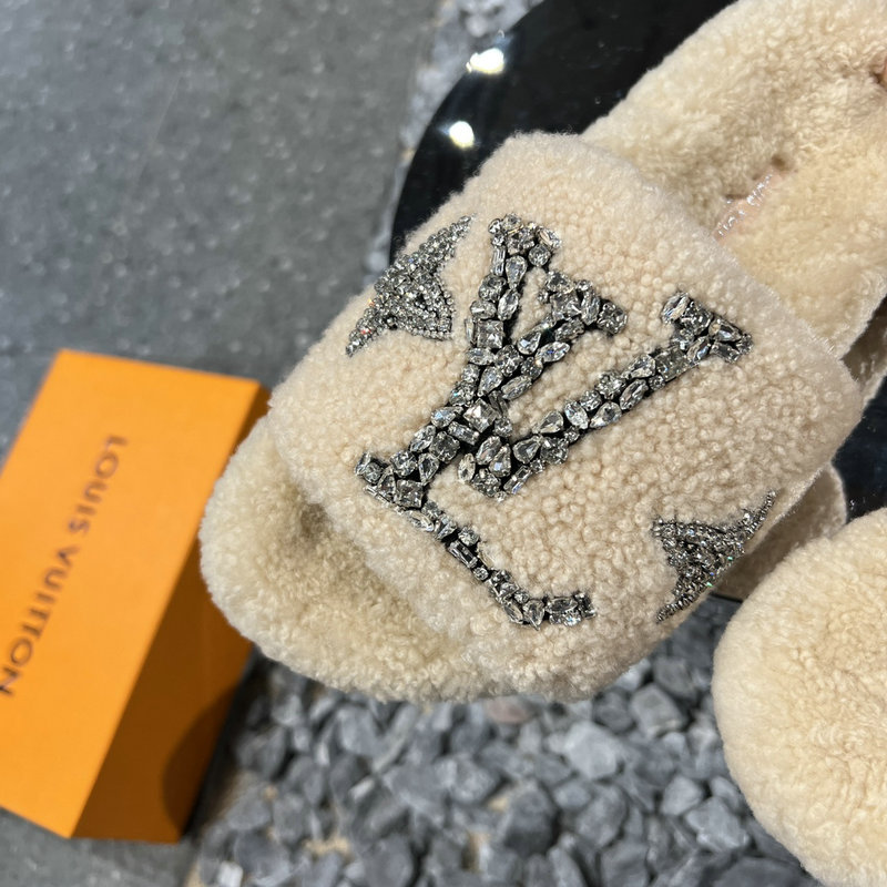 Louis Vuitton Wool Slides SJL091305