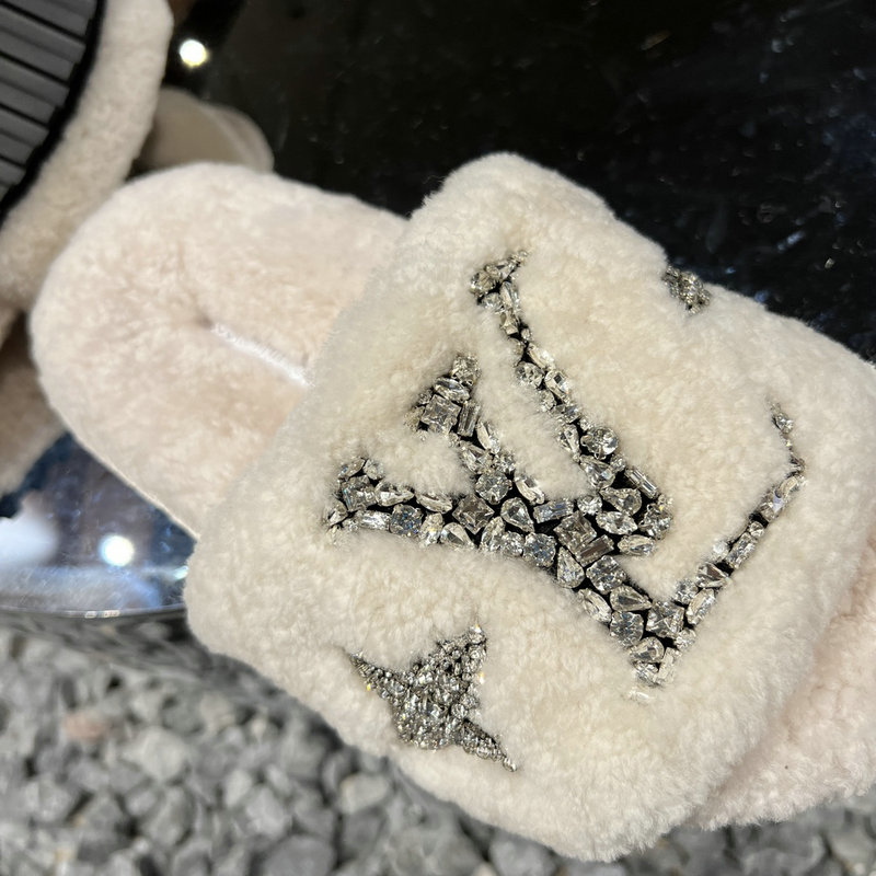 Louis Vuitton Wool Slides SJL091306