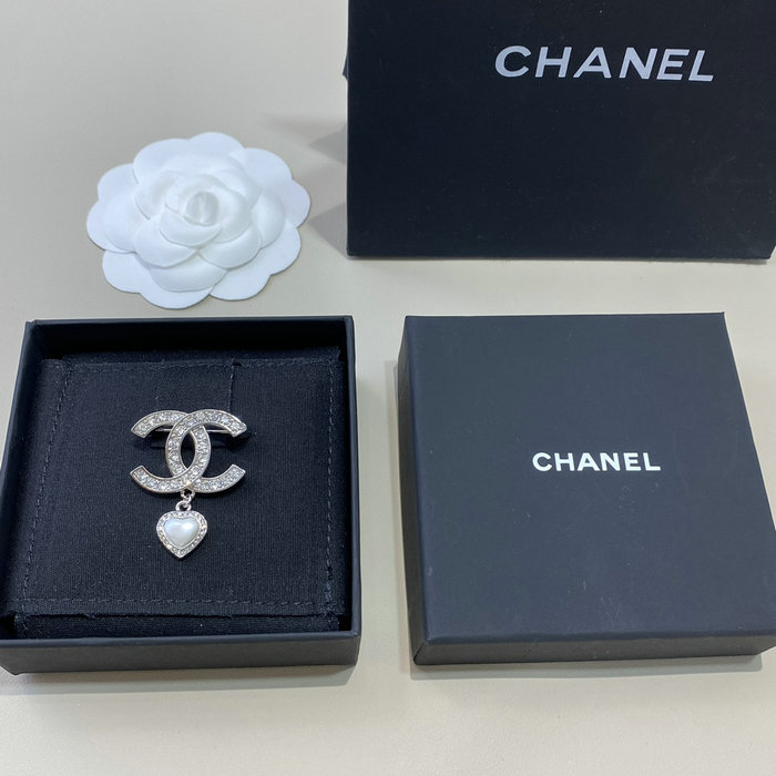 Chanel Brooch JCB091305